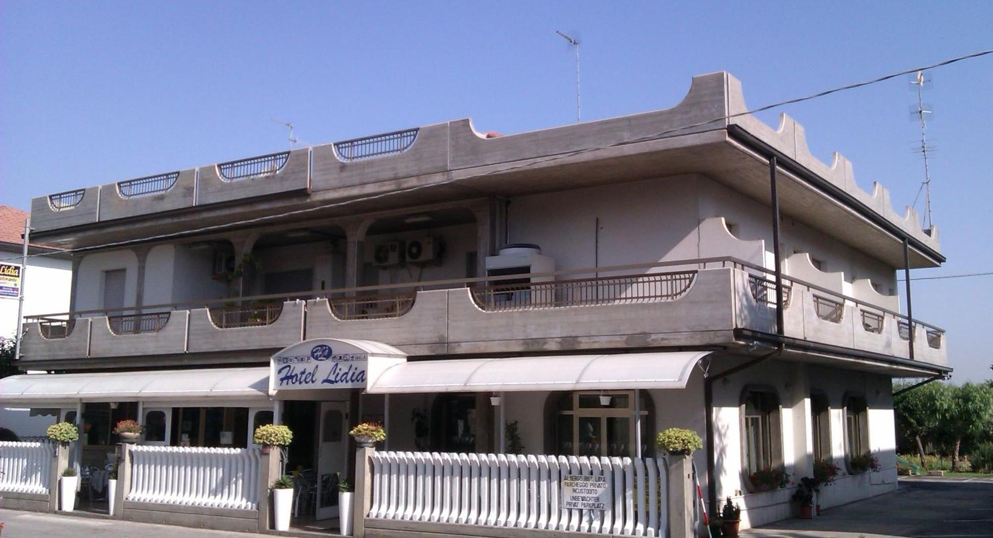Hotel Lidia Alba Adriatica Buitenkant foto