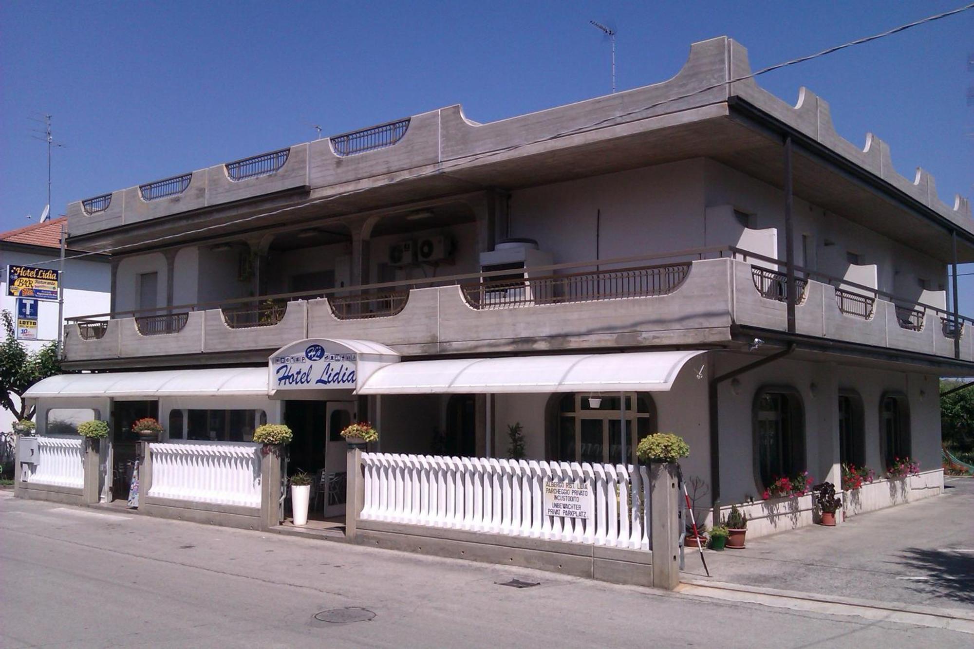Hotel Lidia Alba Adriatica Buitenkant foto