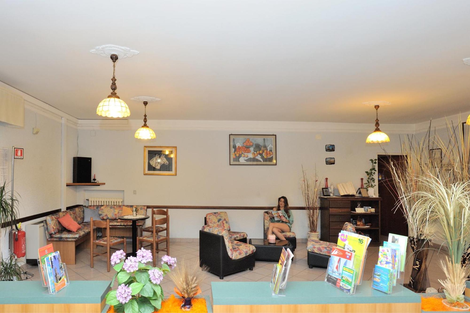 Hotel Lidia Alba Adriatica Buitenkant foto