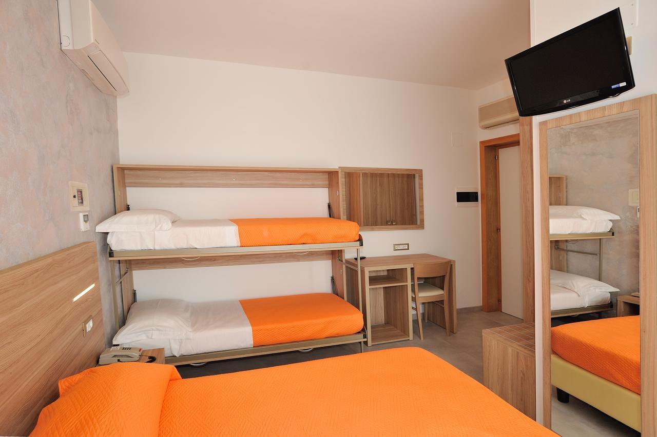 Hotel Lidia Alba Adriatica Buitenkant foto