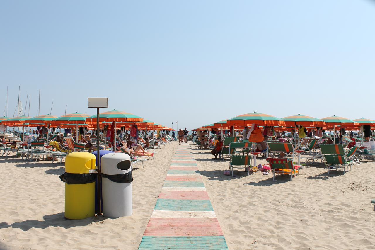 Hotel Lidia Alba Adriatica Buitenkant foto
